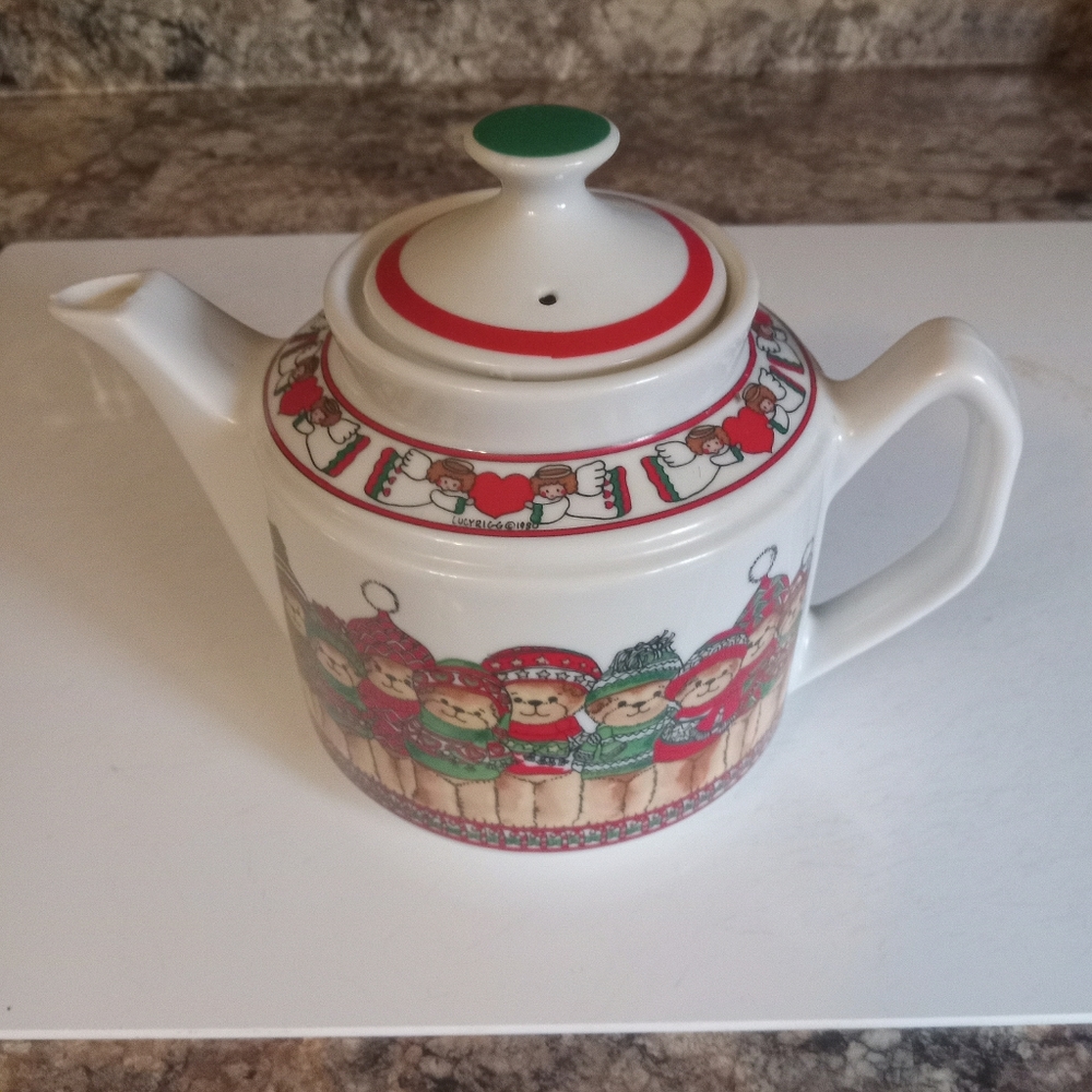 VTG Enesco Lucy Rigg 1979 ceramic teddy bear teapot.  Great condition!!